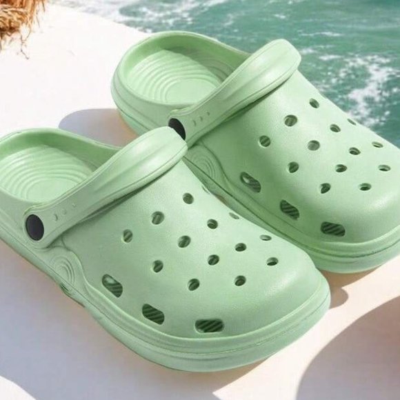 WOMENS CUT OUT VENTED CLOGS - Picture 2 of 3